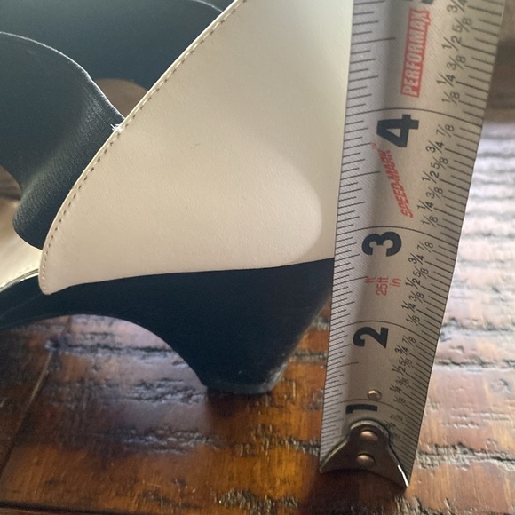 Circa Joan & David CJ Neptune** Black and White** two tone Size 9M - Picture 11 of 14